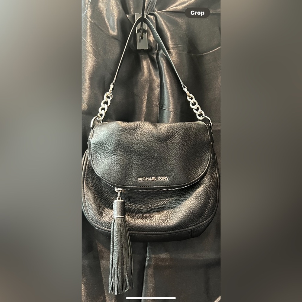 MICHAEL KORS
Bedford Leather Tassel Shoulder Bag Black